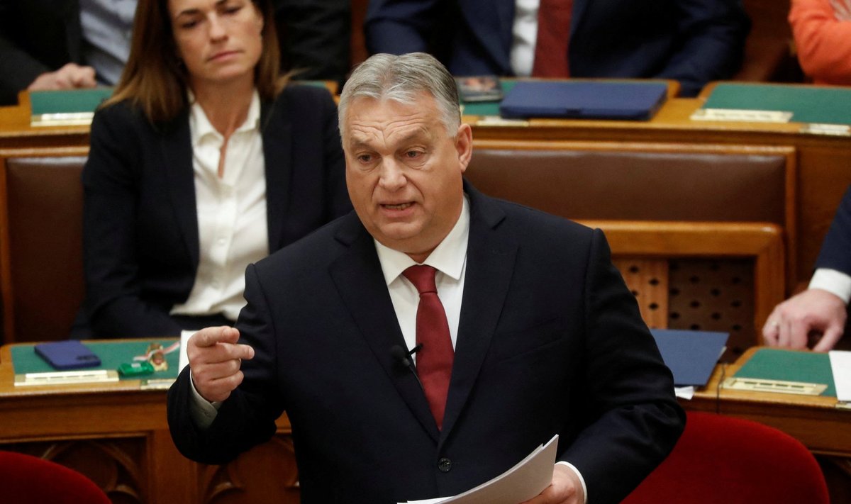 Ungari peaminister Budapestis parlamendi ees 