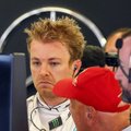 VIDEO: Rosberg tegi vabatreeningul avarii ning peab sõitu rivis tagantpoolt alustama