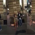 VIDEO: Imeline talent! Briti neiu hüppas tänavamuusiku kõrvale laulma ja rabas kõik kuulajad jalust
