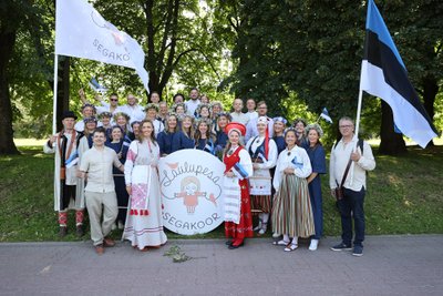 Laulupesa segakoor tuli ka kõik koos korra pildile