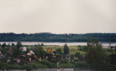 Vaade Jakobsoni tänava maja rõdult Viljandi järvele