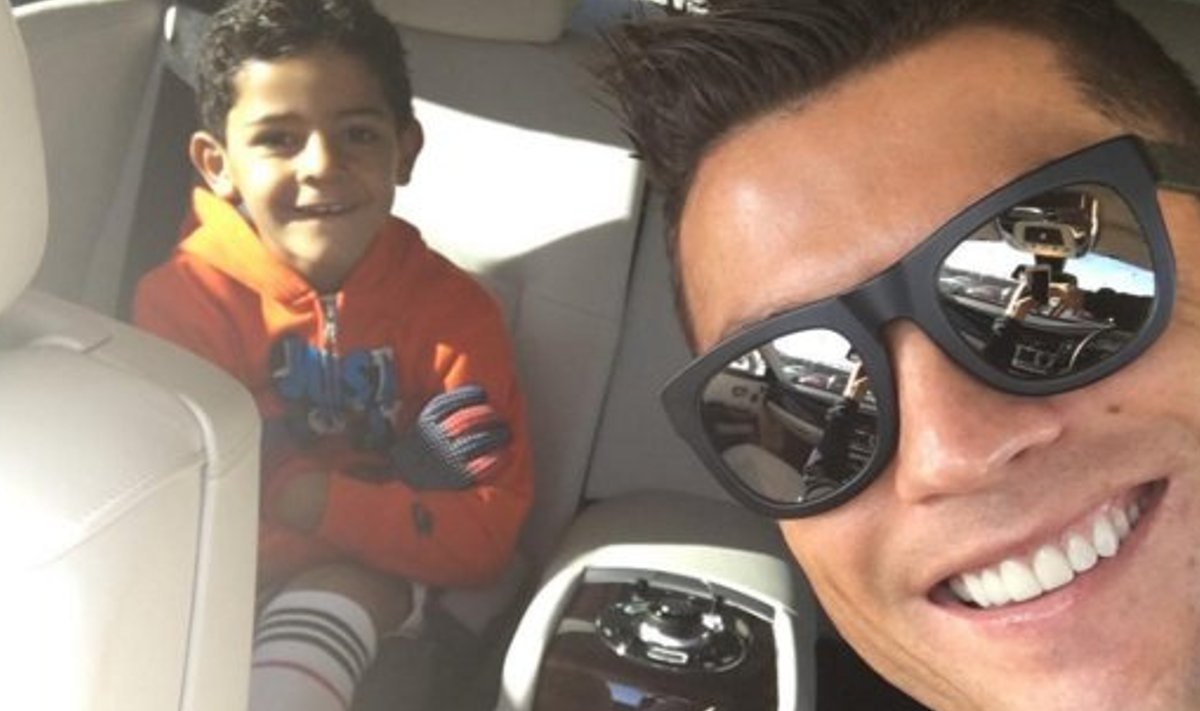 Cristiano Ronaldo koos oma pojaga