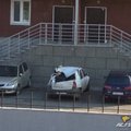 Venemaal jäi ellu 23. korruselt auto katusele kukkunud teismeline