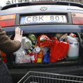 Piirikaubandus lokkab: leedukad tormasid jõulukinke ostma Poolasse. Toit ja alkohol on seal oluliselt odavam