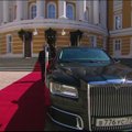 ВИДЕО: Путин впервые показал новый президентский автомобиль российского производства