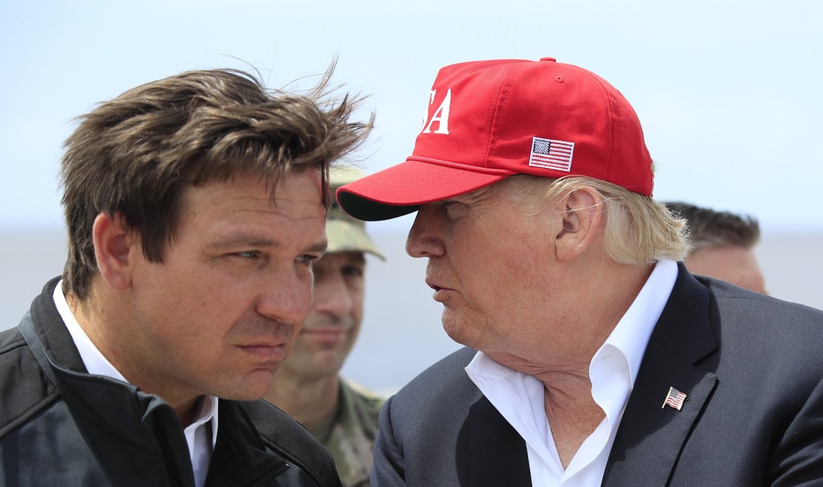Ron DeSantis (vasakul) sai kuberneriks tänu Trumpi toele. Nüüd on nad üksteisel jalus.