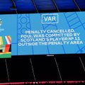 PILTUUDIS | Põnev uuendus jalgpallis: VAR-i otsust pole fännidele staadionil varem nii detailselt selgitatud