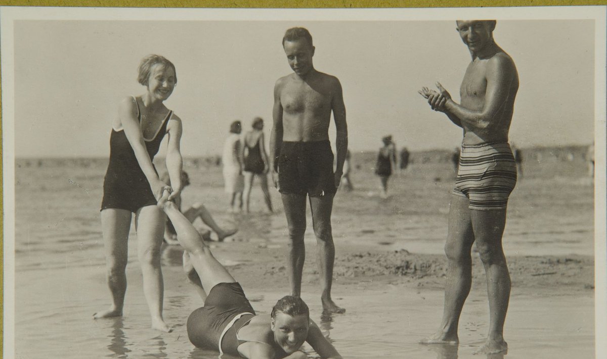 Vaade Pirita supelrannale. Suvitajad rannas 1920ndatel