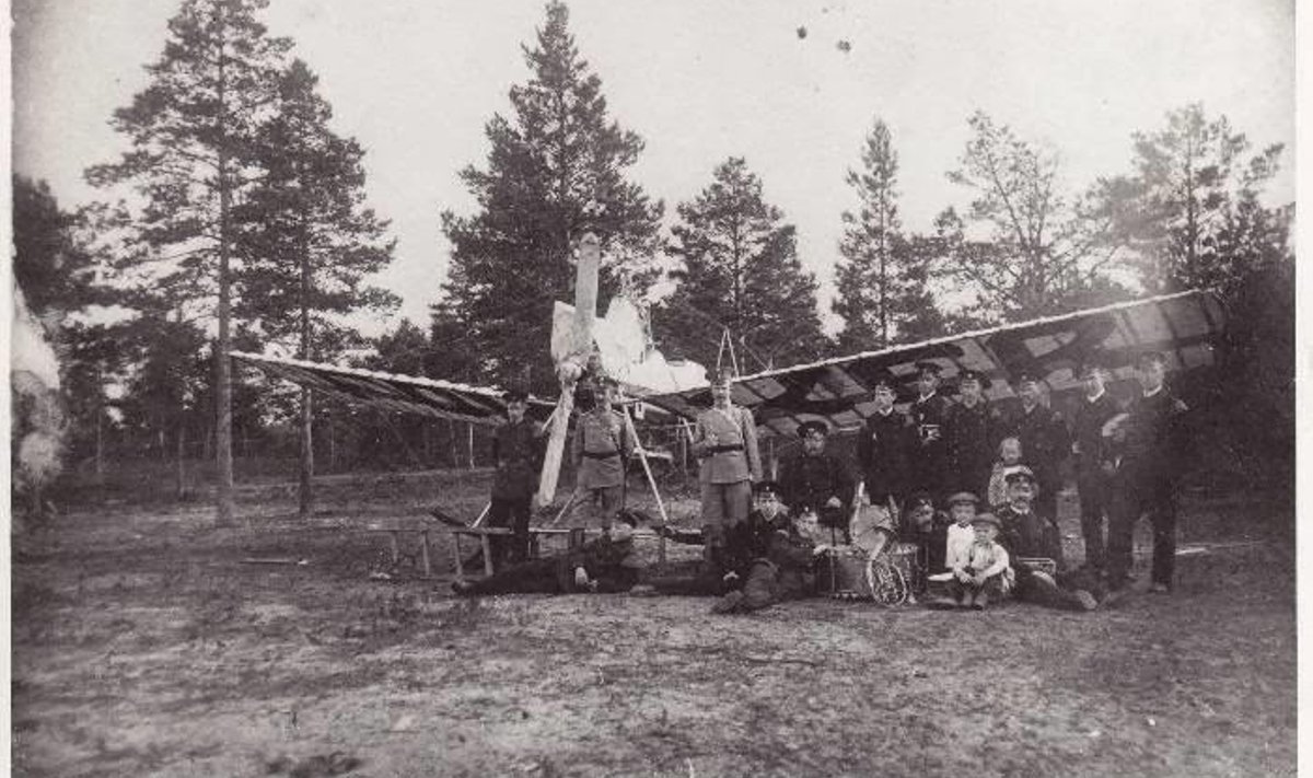 Johan Hilgersi Fokker Nõmmel 1912. aastal. Foto: Leho Lõhmuse erakogu