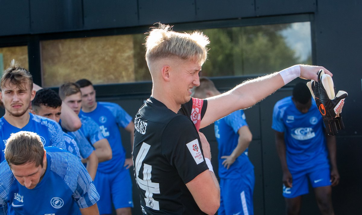 Premium liiga jalgpallis, FC Kuressaare, Tartu Tammeka