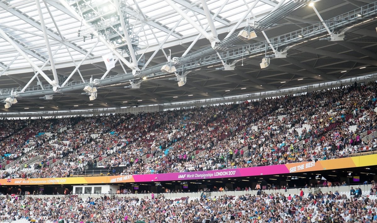 Londoni olümpiastaadioni tribüünid on kergejõustiku MM-i ajal pilgeni täis.