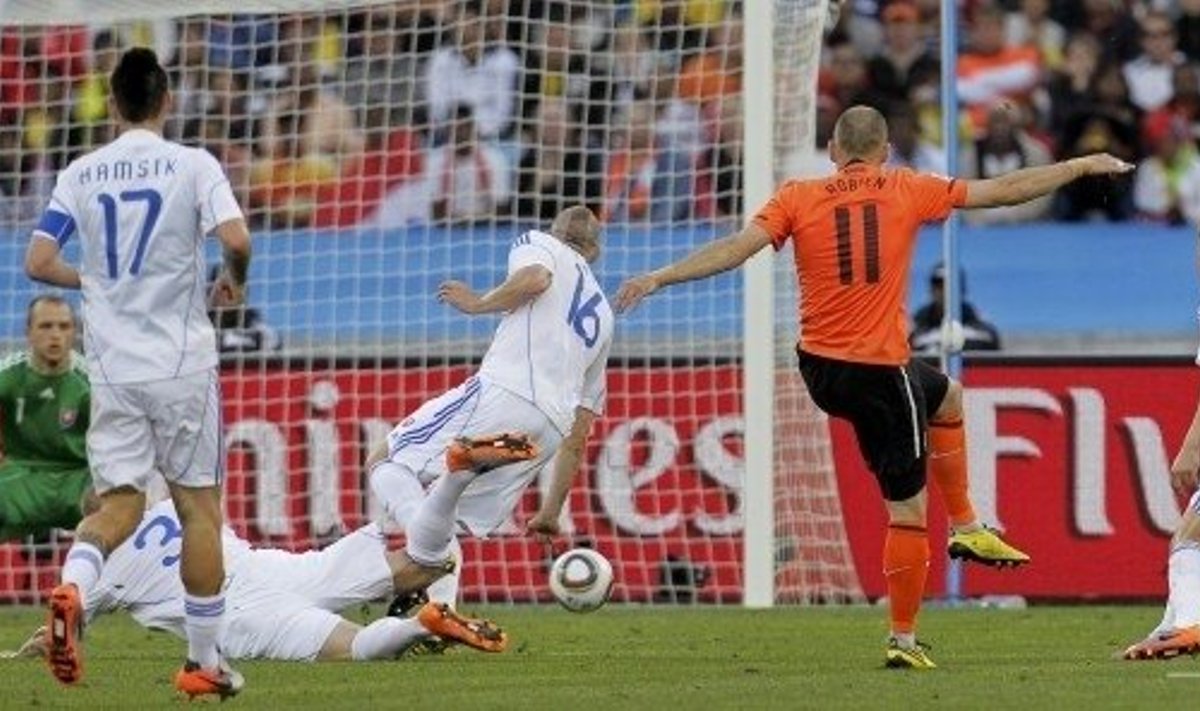 Arjen Robben viib Hollandi juhtima, jalgpalli MM 
