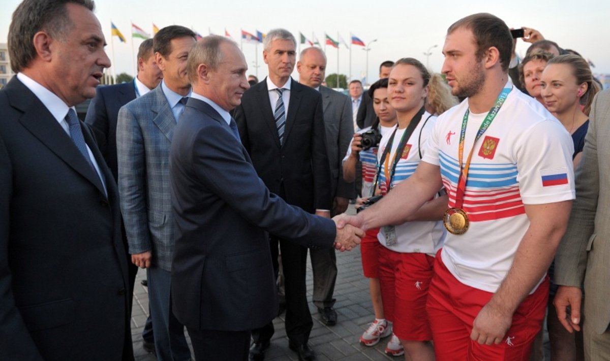 Venemaa president Vladimir Putin õnnitleb sportlasi