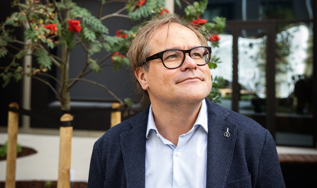 “Nüüd on meil olemas selline maja, mida me oleme väärt,” laseb visionäärist koolidirektor MUBA siseõues pilgul rahulolevalt libiseda üle oma valduste.