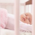 Häll, võrevoodi või hoopis kaisus? Kus beebi lõppude lõpuks magama peaks?