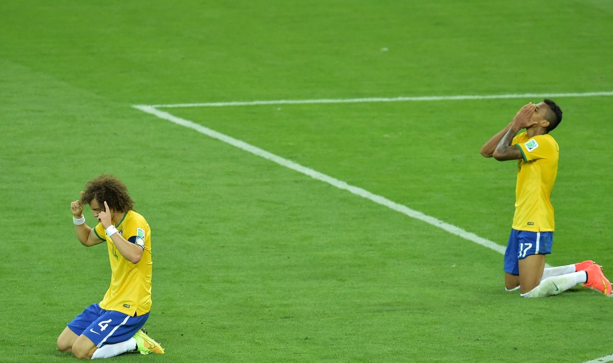 Brasiilia suruti kodumurul põlvili – see alandav kaotus saadab David Luizi ja Luiz Gustavot ilmselt elu lõpuni. 