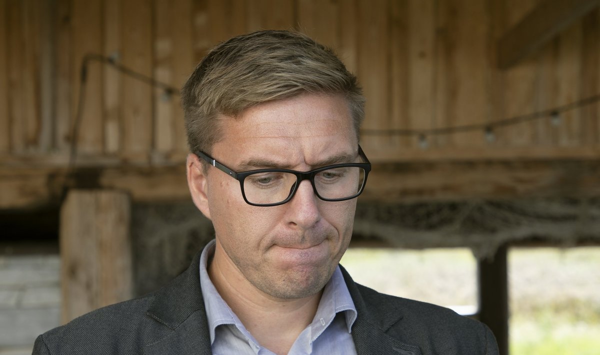 Vallavanem Ingvar Saare sõnul on edaspidi kaks varianti: lapsed hakkavad käima Lihula koolis või jäävad koduõppele.