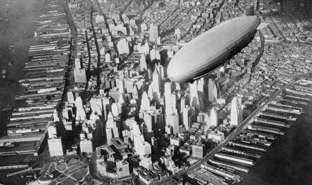 LENDAV HIIGLANE: Õhulaeva Akron lend Manhattani kohal aastatel 1931–33.
