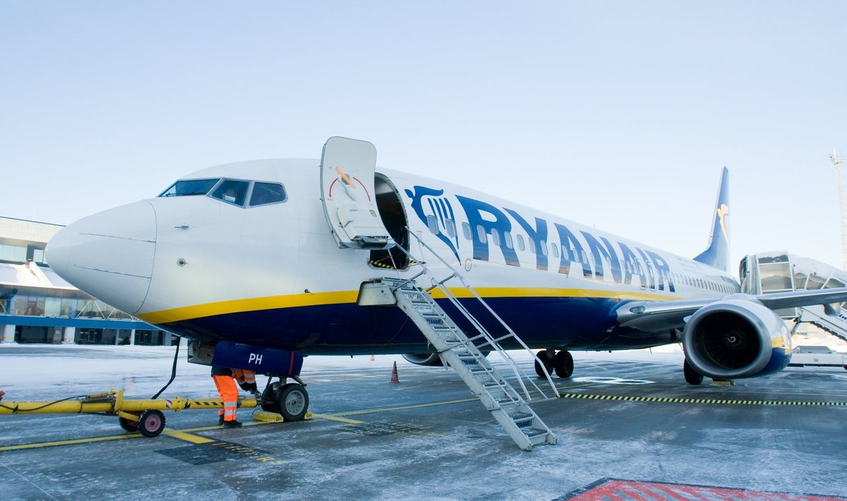 Ryanairi lennuk Tallinna lennujaamas