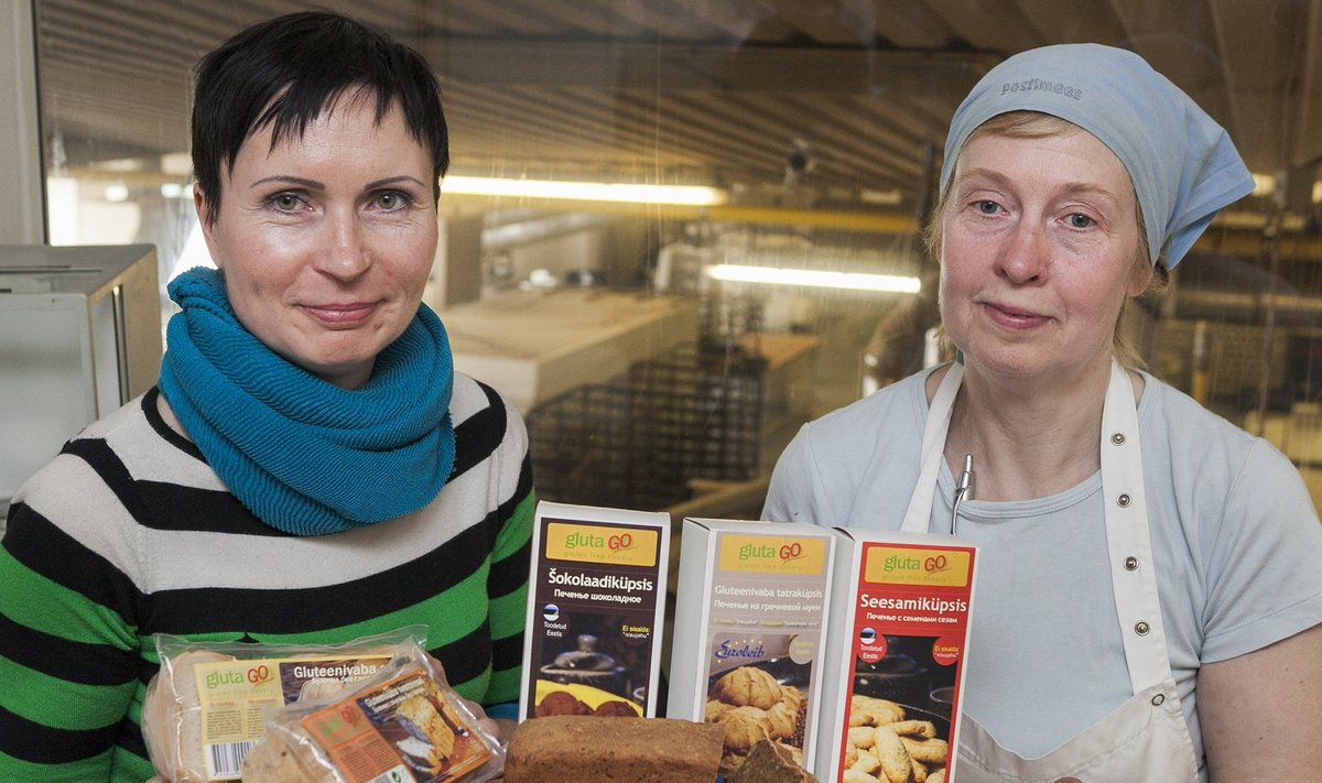Euroleiva tehnoloogid Tea Mey ja Ene Seer väljatöötatava tatrajahust leivaga, mis täiendaks gluteenivabade saiade ja küpsiste valikut.