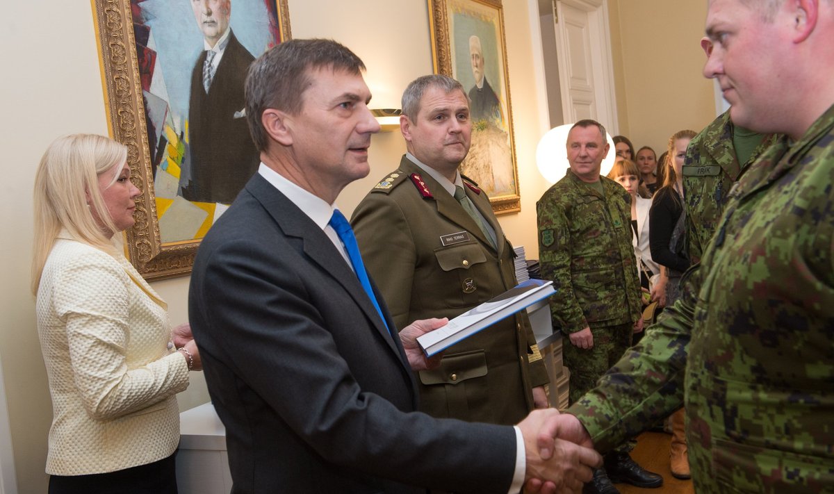 Peaminister tänab missioonidel osalenud kaitseväelasi