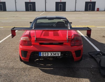Punane MR2 Spyder Audrus