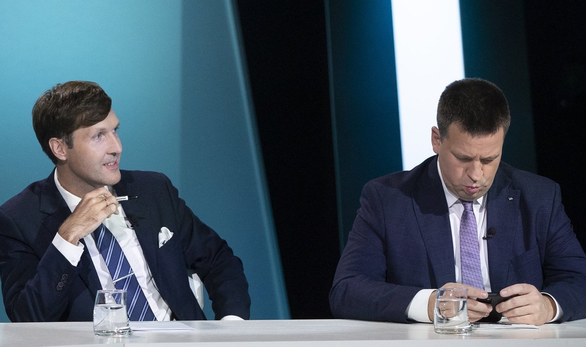 Martin Helme (vasakul) on kolme kuuga haaranud kabinetis kogu võimu endale. Jüri Ratasele on jäänud kõigest valitsusjuhi tiitel.