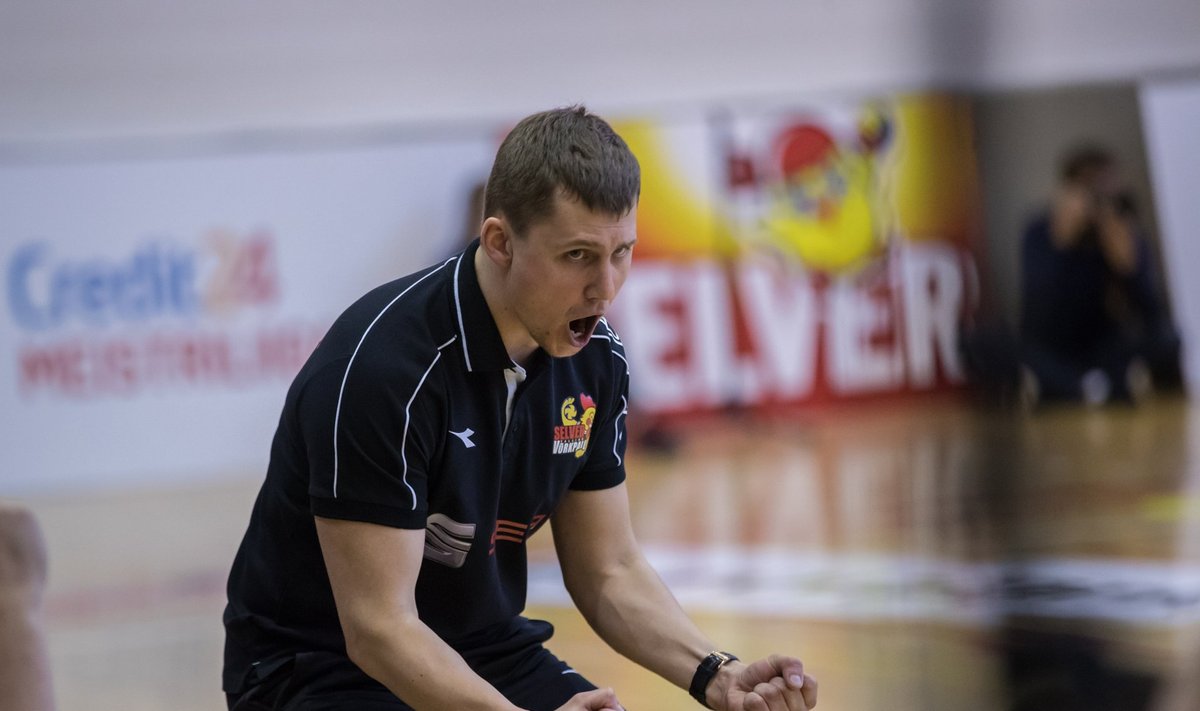 Võidurõõmus Tallinna Selveri võrkpalliklubi peatreener Rainer Vassiljev. Nüüd on temast saanud Lubini treener.