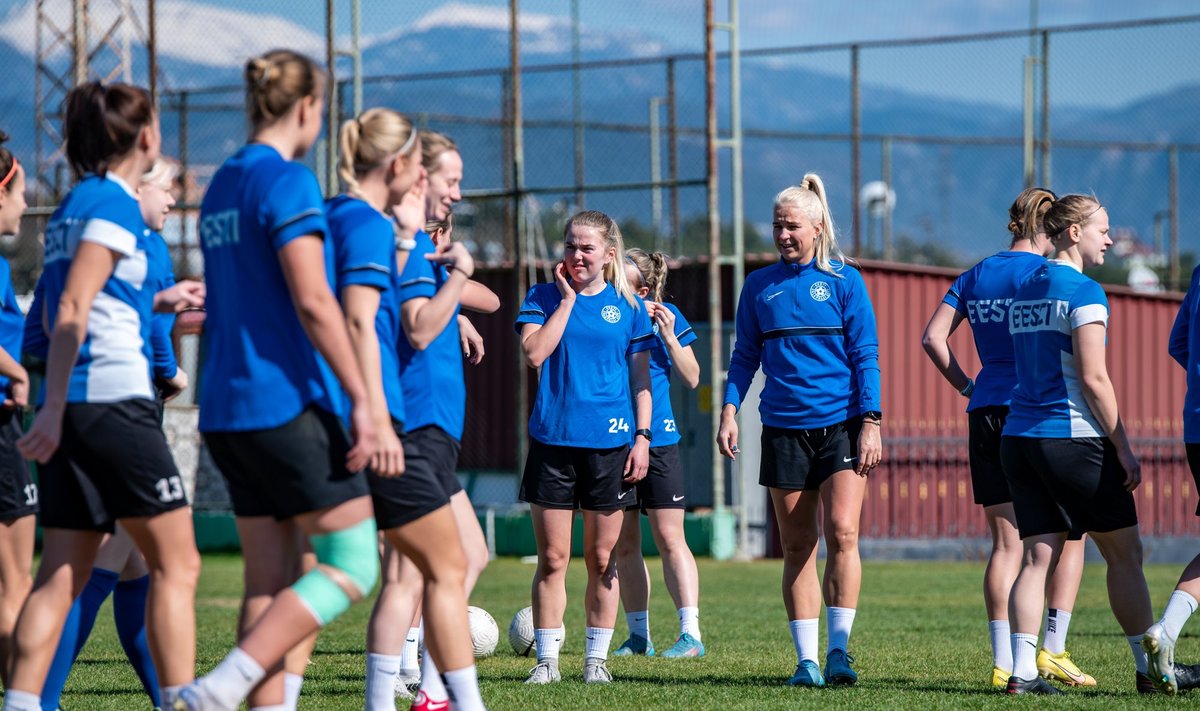 Eesti naiste jalgpallikoondis