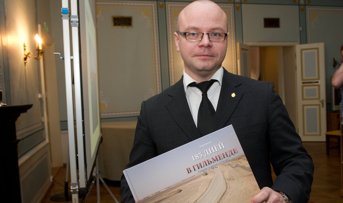 Afganistani missioonil osalenud Igor Kopõtin oma raamatu „185 päeva Helmandis” esitlusel Eesti sõjamuuseumis