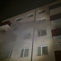 DELFI FOTOD: Paides põles viiekorruseline elumaja, inimesed jäid suitsulõksu