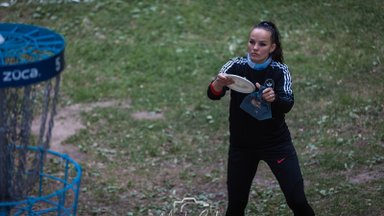 TÄISPIKKUSES | Kõrvemaal toimuval kettagolfi Pro Touril võitis naiste põneva heitluse Teele Toomsalu, meestest oli võidukas Mauri Villmann
