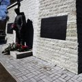 ФОТО | Очередной акт вандализма: на мемориале с Бронзовым солдатом нарисовали свастику