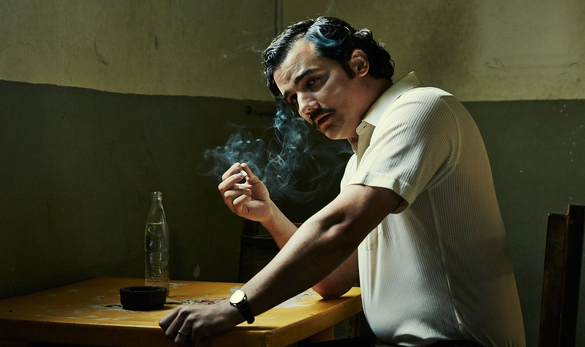 Pablo Escobaril on sarjas „Narcos” nii palju võimu ja raha, et ta võib teha, mida soovib. Meenutab ta teile kedagi?