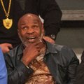 VIDEO | Poksikuulsus Mike Tyson klohmis lennukis kaasreisija läbi