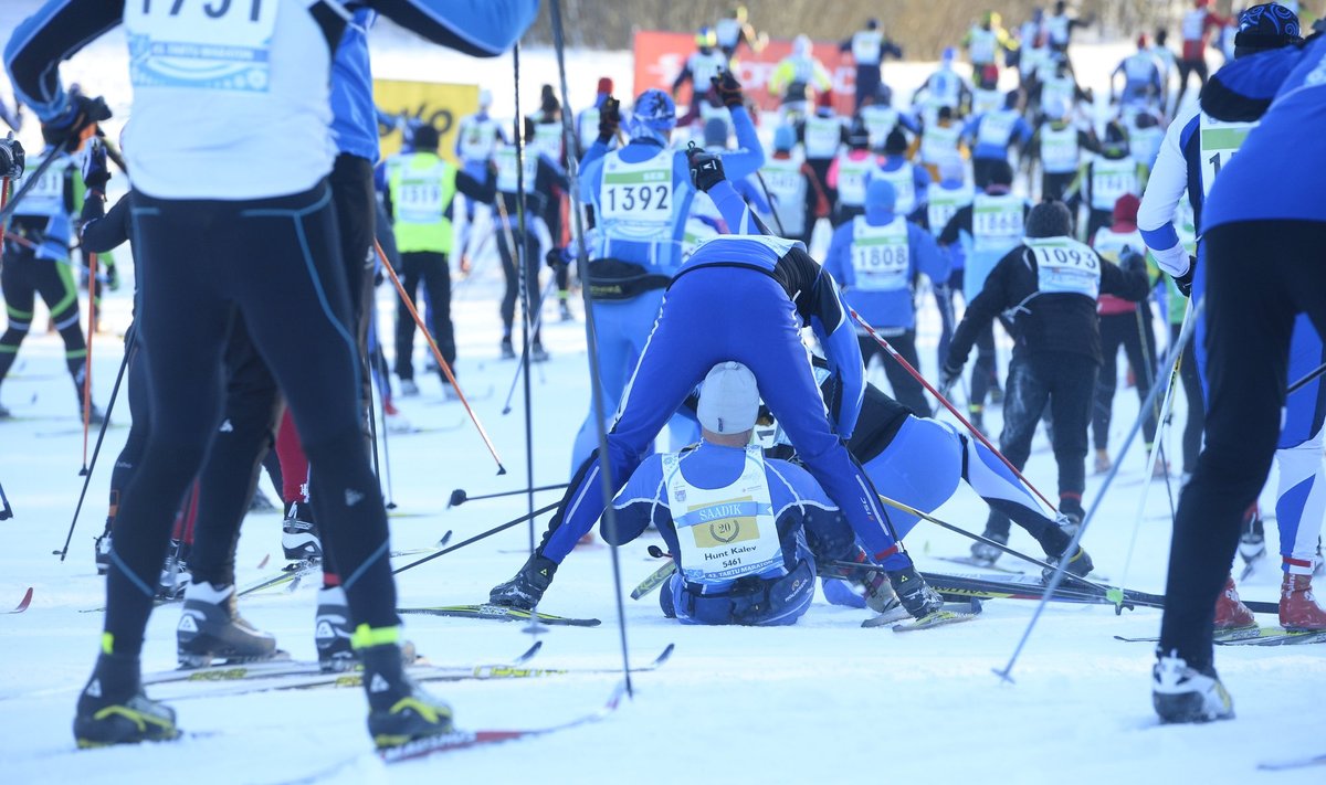 2015. aasta Tartu maraton. Toona kajastas suurt ahelkukkumist ka välismeedia.