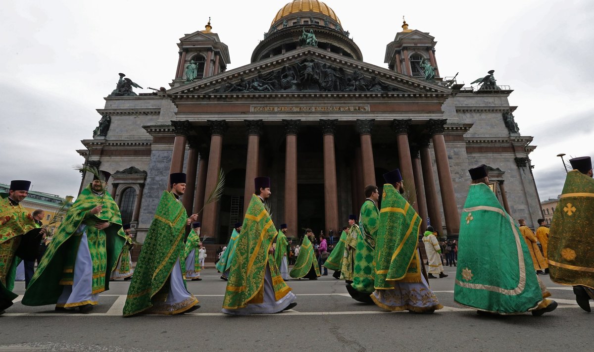 Vene õigeusu kirik korraldas katedraali üleandmise toetuseks ristikäigu.