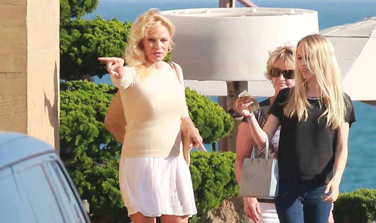 Pamela Anderson emaga kohtumas