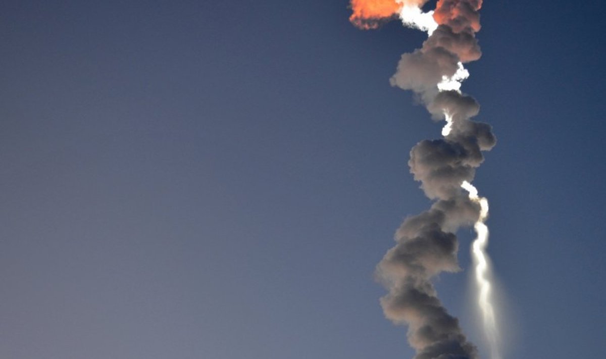 Taktikalis-eksperiumentaalset sidesatelliiti kosmosse küttev Minotaur startimas. Foto James Brooks, AP