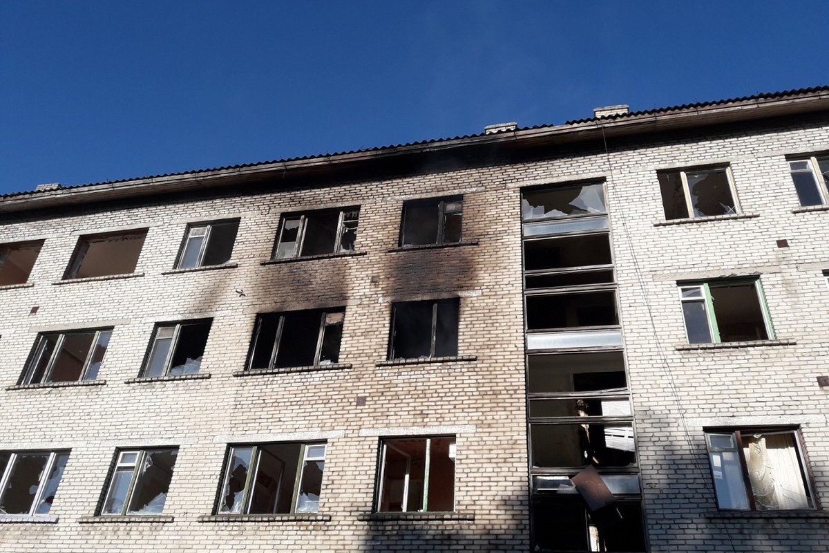 ФОТО | Поджог? В заброшенном доме произошел пожар - перед этим там видели  мальчика - Delfi RUS