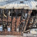 ФОТО И ВИДЕО | После пожара от крыши исторического здания остался лишь остов. Полиция возбудила уголовное дело