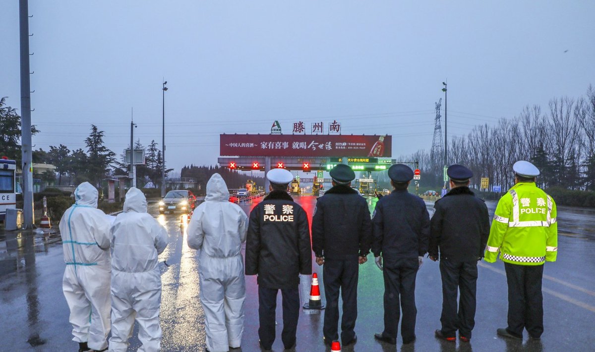 Hiina üritab liikluspiirangutega võita aega aeglustamaks viiruse levikut
