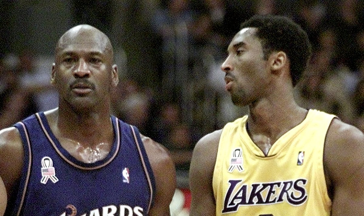 Michael Jordan ja Kobe Bryant 2002. aasta 12. veebruaril Washington Wizardsi ja LA Lakersi mängus.