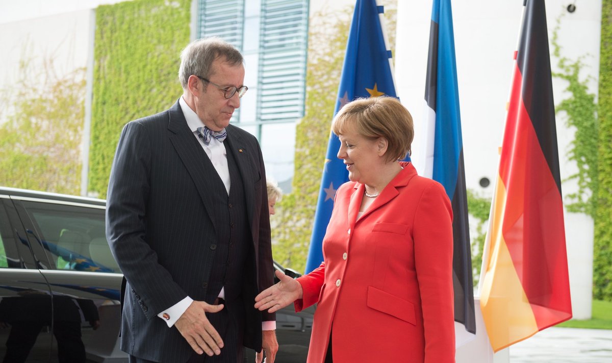 Toomas Hendrik Ilves kohtus liidukantsler Angela Merkeliga.
