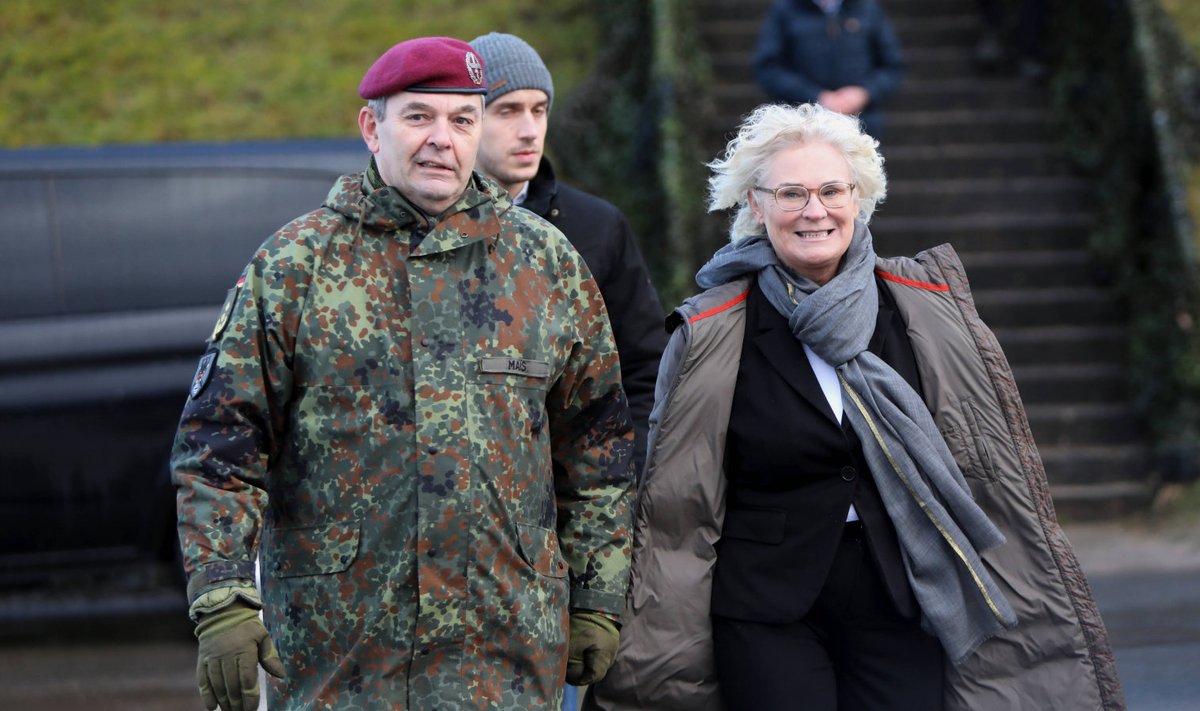 Alfons Mais koos Saksamaa kaitseministri Christine Lambrechtiga