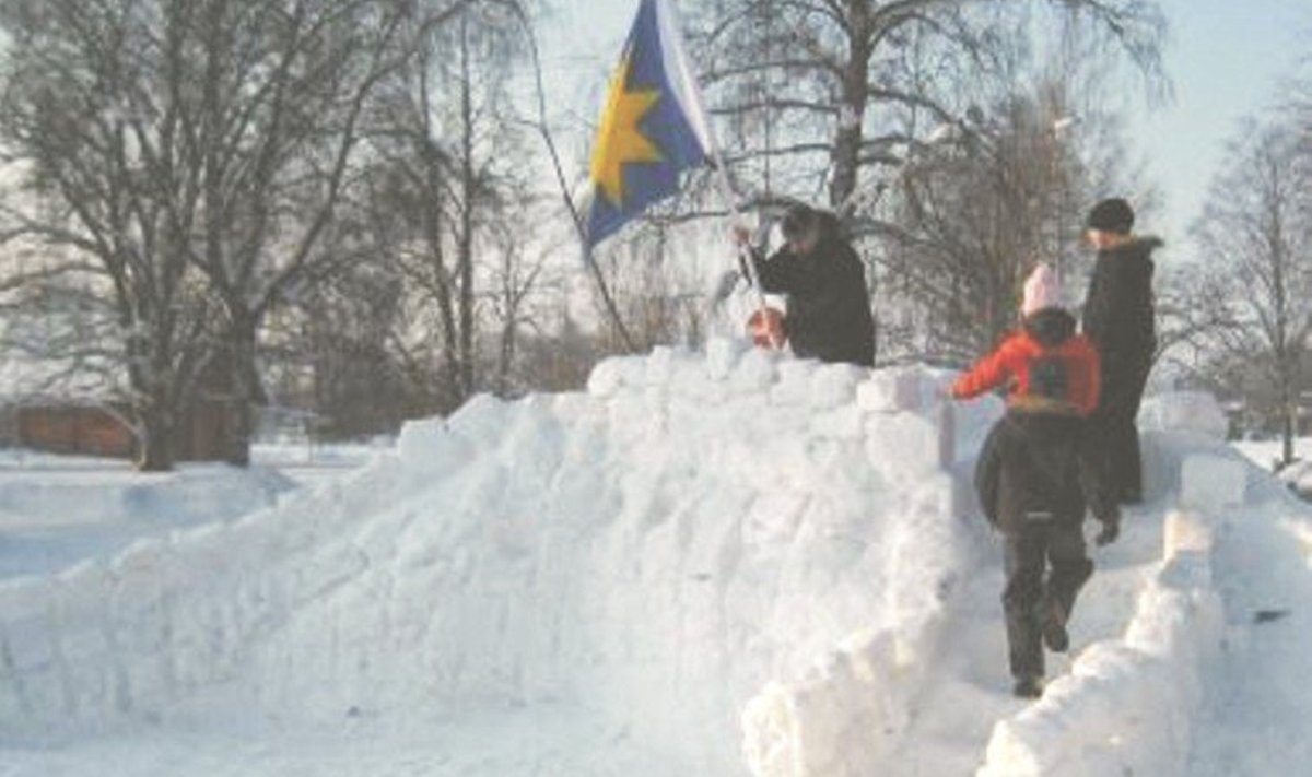 Igas korralikus (lume)linnas lehvib ka lipp