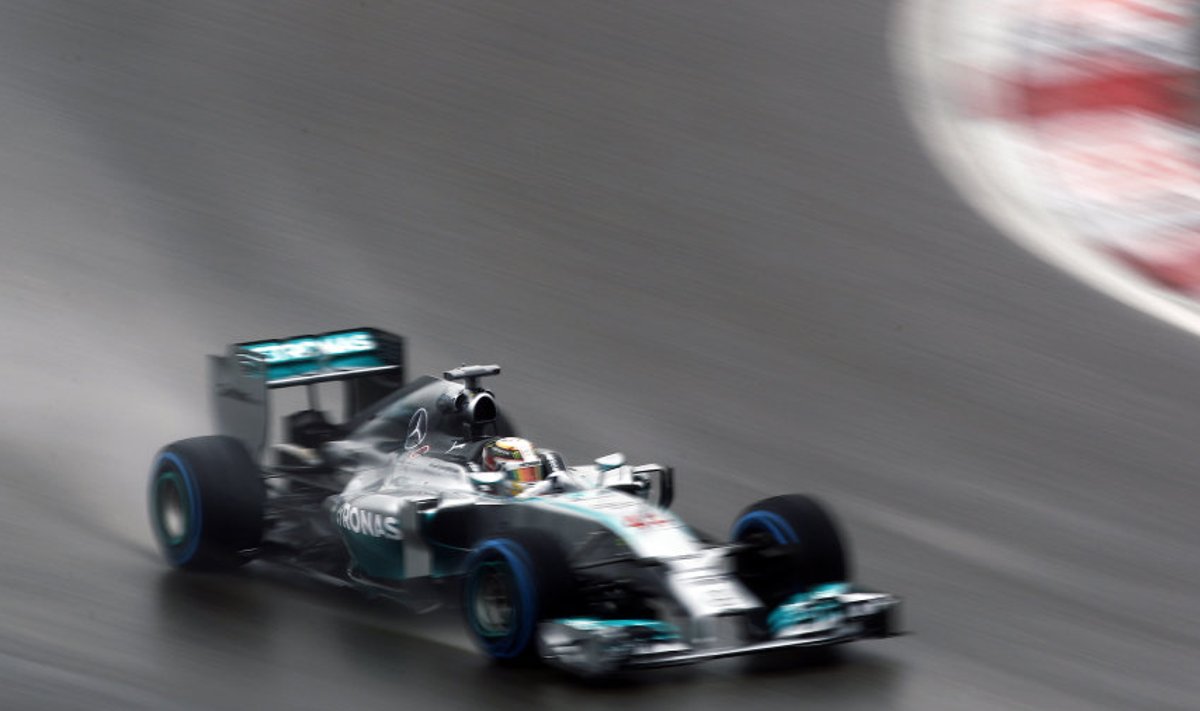 Lewis Hamilton Shanghai vihmasajus