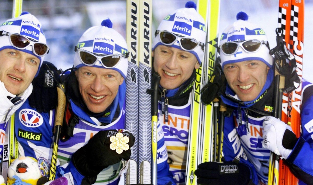 Soome teatemeeskond tuli 2001. aastal Lahtis esimesena üle finišijoone, kuid lõpuks jäädi medalitest ilma.