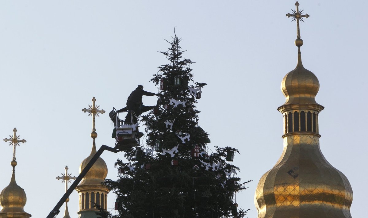 Jõulupuu Püha Sofia kiriku ees Kiievis