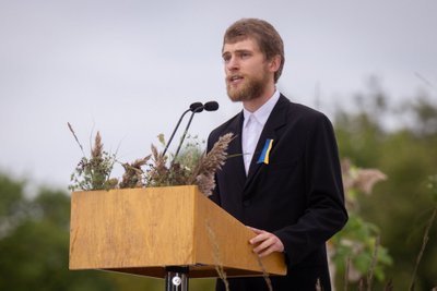 NOORE KULTUURITEGELASE kõne pidas tänavu 29aastane lavastaja Priit Põldma. Ta alustas sõnadega: „Süda rõõmustab, et saame tänast taasiseseisvumispäeva koos tähistada. Aga samavõrd valutab süda tuleviku pärast.“